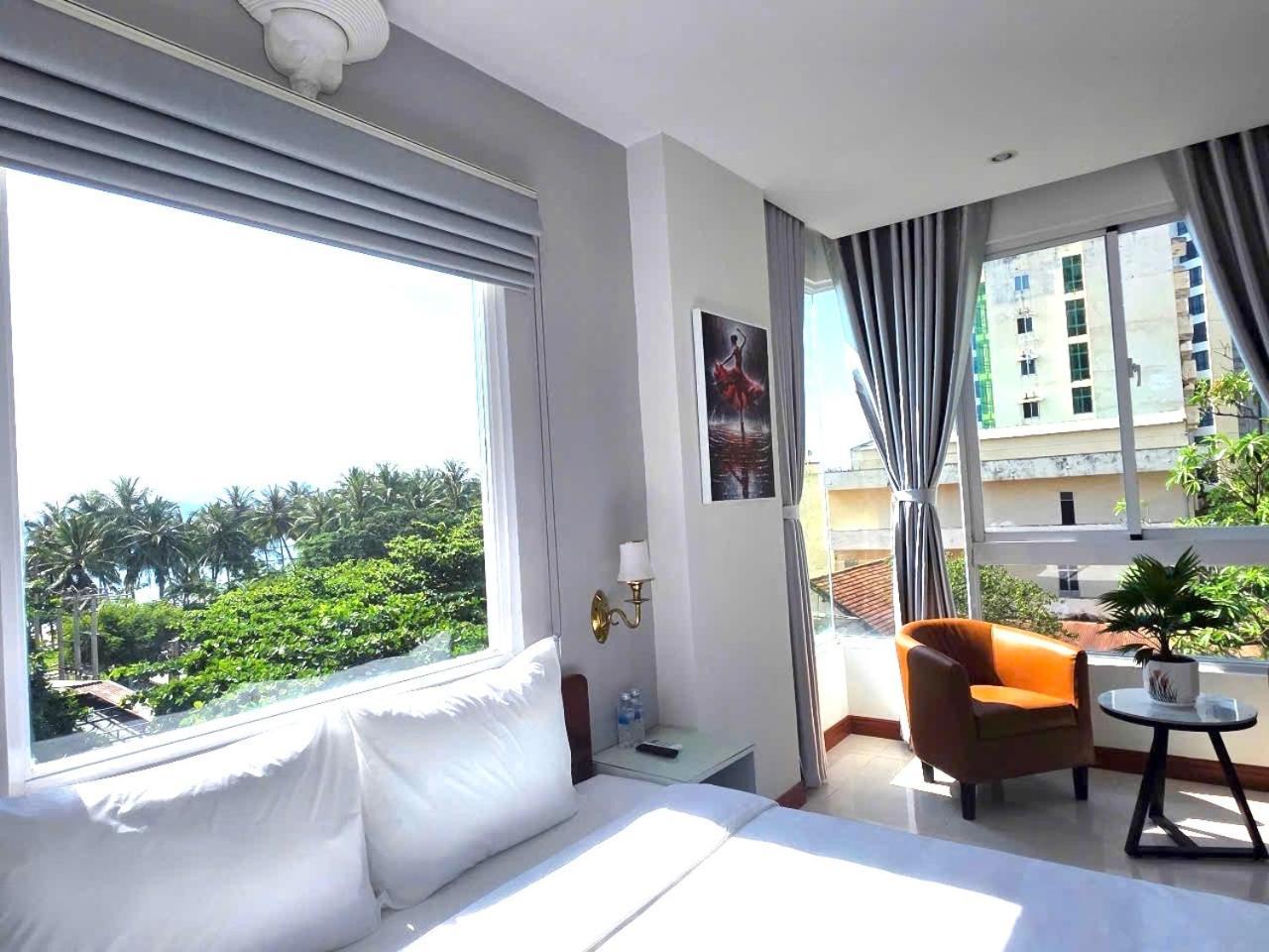 Oasis * Nha Trang